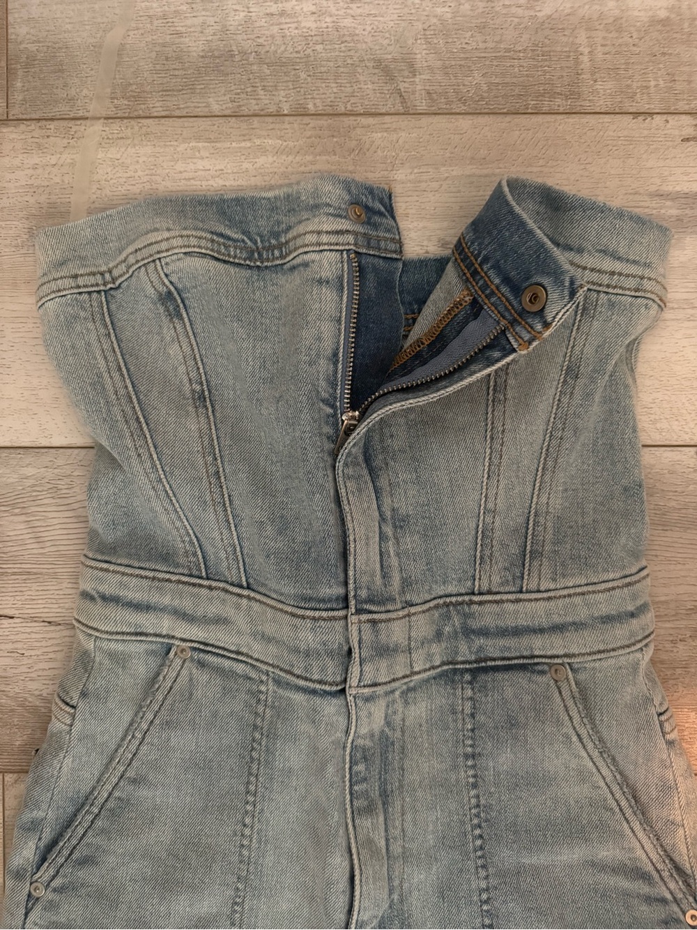 Hudson Jeans Light Blue Snap-Front Wide Leg strapless Overalls! Size 24 NWT!!! - Picture 3 of 5